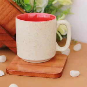 Posavasos Cuadrados Modernos de Madera de Nogal Hechos a Mano y Juego de Alfombrillas y Protectores Duraderos y Elegantes de Crescent Crafts - Product Image 2