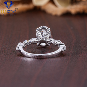 Lab-Stone 3.63 TDW Bague en or blanc avec diamants taille ovale et marquise Élégance classique Couleur EF-VS - Product Image 4