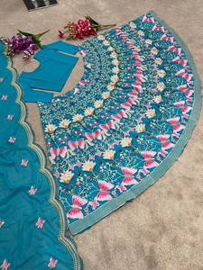 นักออกแบบสีฟ้า Georgette Lehenga Choli พร้อมงานเย็บปักถักร้อยหนักสําหรับผู้หญิง ชอลีเลียงก้าแบบดั้งเดิมของอินเดีย - Product Image 2