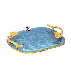 Bandeja Decorativa de Resina Epoxi Azul Océano con Elegante Asa Dorada, Diseño Geométrico Moderno, Horizontal, Multiusos, para Aperitivos y Queso - Product Image 6