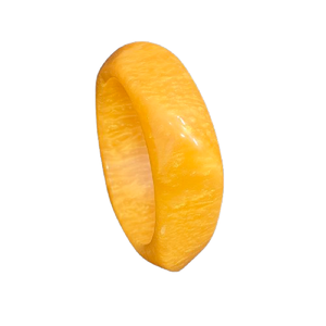 Brazalete de Resina Perlada Dorada Brillante, Brazalete Acrílico Grueso con Diseño Marmoleado Amarillo, Accesorio de Moda de Lujo para Mujer, Ecológico - Product Image 2