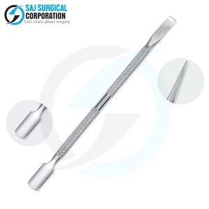 OEM Pousse-cuticules au design simple et classique, lot de 4 pièces en acier inoxydable personnalisable avec logo, commande en gros pour salons de beauté et détaillants CE - Product Image 3