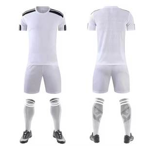 Uniformes de fútbol de sublimación en seco de alta calidad: camiseta y pantalones cortos de manga corta para ropa deportiva de equipo - Product Image 3