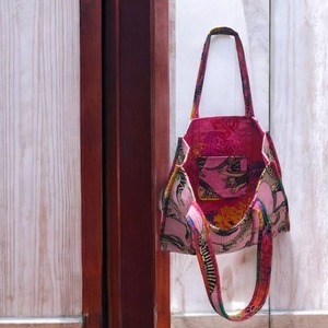 Handmade <b>Quilted</b> Cotton Women's Fashion <b>Tote</b> <b>Bag</b> Zipper Closure Inner Pockets Vintage Bohemian Design Lightweight Summer - Product Image 3