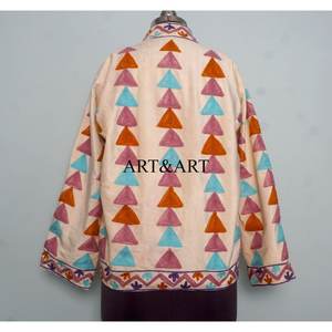 Veste matelassée en velours pour femme, brodée à la main, motif floral Suzani, 100% coton, tissu tissé, écologique, rapide - Product Image 5