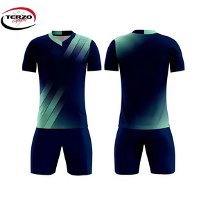 Conjunto de ropa de fútbol de secado rápido con logotipo personalizado, ropa deportiva de manga corta 5XL para hombres, mujeres y niños, camiseta de entrenamiento de equipo de fútbol - Product Image 4
