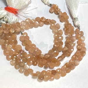 Venta al por mayor de piedras preciosas calibradas de 7mm con forma de corazón facetado de monnstone de melocotón para la fabricación de joyas - Product Image 1