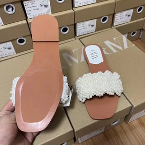 Sandali da <span class=keywords><strong>donna</strong></span> con plateau piatti intrecciati di perle 2025 nuove <span class=keywords><strong>scarpe</strong></span> da spiaggia comode Slip-On da esterno moda primavera estate - Product Image 3