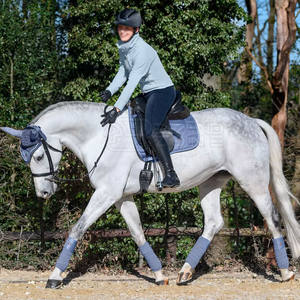 แผ่นรองอานม้าผ้าฝ้ายสวมใส่สบายสีทึบมีคุณสมบัติกันลื่นและบุขนแกะ - Product Image 4