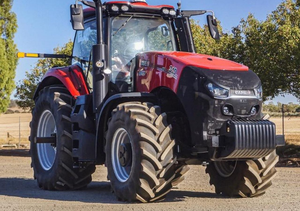 Nuevo tractor Case IH Magnum 310 avanzado con características de agricultura de precisión, motor de bajo consumo y sistema hidráulico de alto rendimiento - Product Image 6
