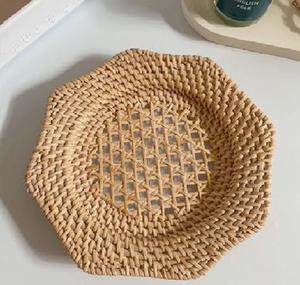 Posavasos con Diseño de Girasol, Hechos a Mano con Ratán con Acabado Natural, Perfectos para el Hogar y la Mesa de la Cocina, Juego de 2 Utensilios de Cocina - Product Image 6
