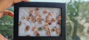 ต่างหูหมั้นเพชรปลูกในห้องปฏิบัติการ 1 ตันสีชมพูสีเขียวผสมสีเพชรหลวม - Product Image 4