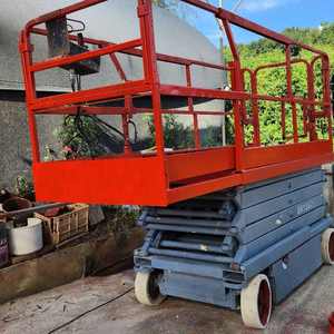 Plateforme de travail en hauteur mobile compacte à ciseaux électriques [JLG] - Haute portée 11,68 m, 450 kg, châssis étroit, intérieur/extérieur - Product Image 1