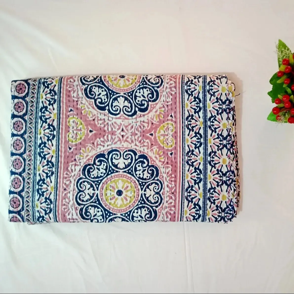 Beautiful White Handmade Cotton Kantha Quilt Home Decorative Wholesale Bedspreads Indian Floral Hand Block Print Gudari Blankets
