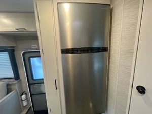 TOP Usagé 2023 T-h-o-r F-o-u-r Wi-n-d-s 31E-V - Product Image 3