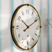 Horloge murale ronde en métal de style antique à quartz analogique, design moderne AK Brass, personnalisable pour la décoration de la maison/mur