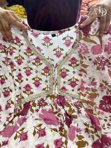 ชุดสูทตัด Alia คุณภาพส่งออกพร้อมงานปักมือ Zari ที่ซับซ้อนทอผ้าและพิมพ์งานจากซัพพลายเออร์อินเดีย - Product Image 4