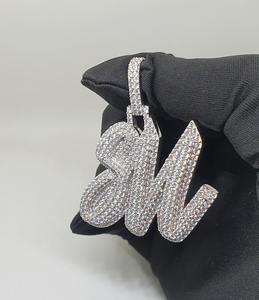 จี้ตัวอักษรสองตัวแบบกำหนดเอง ทอง 10K เงิน 925 ประดับเพชรโมอิสซาไนต์ VVS เต็มตัว เครื่องประดับฮิปฮอป - Product Image 4