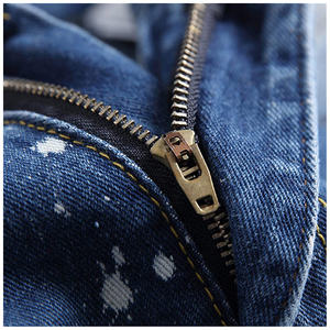 Pantalon en denim léger de haute qualité pour hommes délavé déchiré Skinny Fit Hip Hop écologique lavé en détresse toile Jeans - Product Image 4