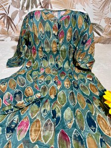 LANZAMIENTO NUEVO CASUAL WEAR HEAVY PREMIUM ALINE KURTI PLAZZO PAREJA DE TELA HEAVY RAYON - Product Image 5
