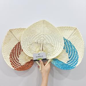 Ventilador de mano de bambú de Vietnam Ventilador plegable ligero para eventos y celebraciones - Product Image 2