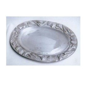 Bandeja de Metal para Chocolates y Dulces, Diseño Clásico y Elegante, Hecha a Mano - Product Image 1