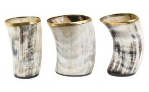 Verres à liqueur courts en corne de buffle faits à la main Tasses à boire de haute qualité d'Inde disponibles à la vente - Product Image 3