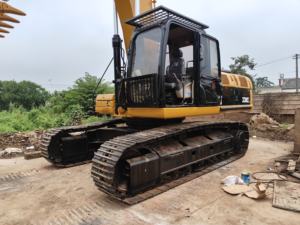 Vente flash pour excavatrice CAT 320CL de 20 tonnes d'occasion en bon état de marche, prix bas sur les composants principaux du moteur, de l'engrenage et du roulement - Product Image 4