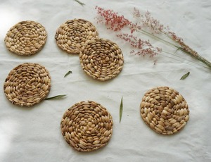 Juego de 6 posavasos de jacinto de agua hechos a mano para relajación Productos ecológicos Hecho en Vietnam Decoración de mesa al por mayor - Product Image 6