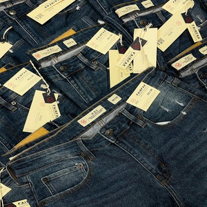 กางเกงยีนส์เดนิมฟอกสีคุณภาพพรีเมียมสำหรับผู้ชาย กางเกงทรงตรงแบบซ้อนสั่งทำพิเศษ สไตล์ฮิปฮอป เสื้อผ้าสต็อกล็อตส่วนเกิน - Product Image 3