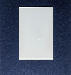 Verre extra clair de 4 mm, peint à l'arrière, blanc, pour portes d'armoires, de placards, de salles de bain et de cuisines, résistant au feu - Product Image 2