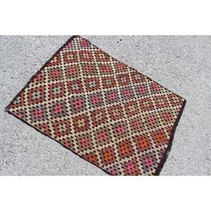 Alfombra turca vintage, alfombra Kilim de 2.7x3.7 pies, alfombra de lana roja marrón con motivos de plantas y árboles - Product Image 4