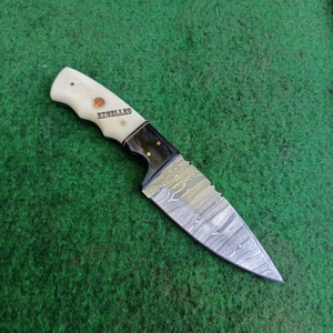 Couteau de chasse Skinner en acier damassé de haute qualité avec manche en os et bois de Pakka - Product Image 3