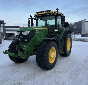 Tracteur à roues John Deere 7230R 75 CV 4x4, technologie de pompe moteur avancée, hydraulique HYDAC, haute efficacité opérationnelle - Product Image 6