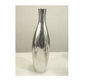 Jarrón de Diseño Simple, Jarrón de Metal para Flores, Jardín y Fiestas - Product Image 1