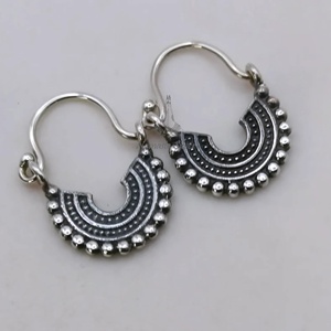 Élégantes boucles d'oreilles pendantes en argent sterling 925, faites à la main, style Chandbali avec motif floral et croissant de lune, cadeau pour maman - Product Image 6
