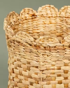 Expertly Woven <b>Water</b> <b>Hyacinth</b> <b>Basket</b> with Decorative Scalloped Design - Product Image 5