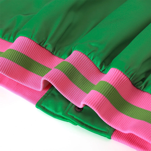Blouson Bomber en Satin Vert et Rose Vif, Brillant, Style Fraternité Grecque, Streetwear, Imperméable, Réversible, Printemps, Varsity, Urbain, Bordures Côtelées - Product Image 5