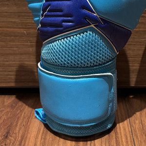 Gants de gardien de but de football professionnel de niveau Pro 4mm Letax allemand paume en cuir bleu sangle de taille respirante pour les joueurs de plein air - Product Image 3