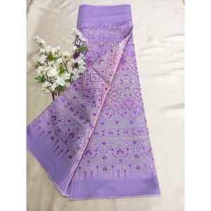 ผ้าไหมแจ็คการ์ดสังเคราะห์ 20 เส้น ลายตกแต่ง ขนาด 180 ซม. x 100 ซม. สำหรับเสื้อผ้าพื้นเมือง - Product Image 1