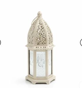 Lanterne de luxe en métal blanc en forme de croissant avec des découpes complexes, lumière douce et ambiance chaleureuse pour la décoration festive du Ramadan - Product Image 4
