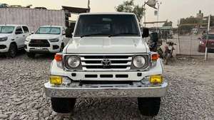 Toyota Land Cruiser DIESEL d'occasion en excellent état - Product Image 3