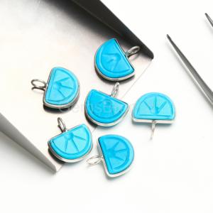 Dijes de Fruta de Naranja Tallados en Turquesa Azul AAA, Dije de Piedra Preciosa de Turquesa con Baño de Oro Vermeil, Joyería de Cristal Curativo por Mayorista - Product Image 3