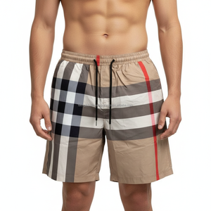 Pantalones Cortos Casuales de Hombre a Cuadros Beige de Lujo, Pantalones Cortos de Moda con Cordón para la Playa de Verano con Patrón a Cuadros de Alta Calidad - Product Image 3