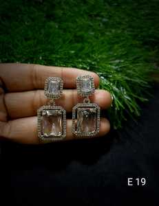 PENDIENTES DE ESTILO CLÁSICO DE DIAMANTE AMERICANO TRADICIONAL Y DE MODA Y PENDIENTES DE REGALOS DE CUMPLEAÑOS Y NAVIDAD - Product Image 4