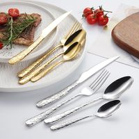 Ensemble de couverts en métal élégant adapté à la décoration de cuisine moderne offrant un confort exceptionnel lors de l'utilisation