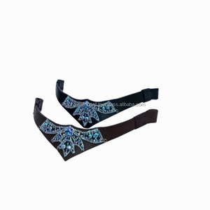 Cadena decorativa de pedrería Aqua Crystals personalizada hecha a mano banda de cejas de caballo de cuero acolchado negro en COB completo sobre tamaño - Product Image 3