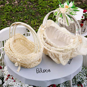 Cesta de Flores Decorativa de Plástico Circular Blanca de Lujo, Ecológica, para Regalos de Boda y Fiestas - Product Image 4