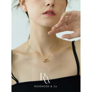 Collana da Donna Minimalista Placcata Oro 18K con Ciondolo a Serpente in Zirconi e Strass, Perle Imitazione, Impermeabile, per Uso Quotidiano - Product Image 1