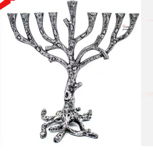 เชิงเทียนเมโนราห์ 9 กิ่ง ดีไซน์ใบไม้โลหะอะลูมิเนียมเคลือบทอง คุณภาพสูง สำหรับวัด - Product Image 2